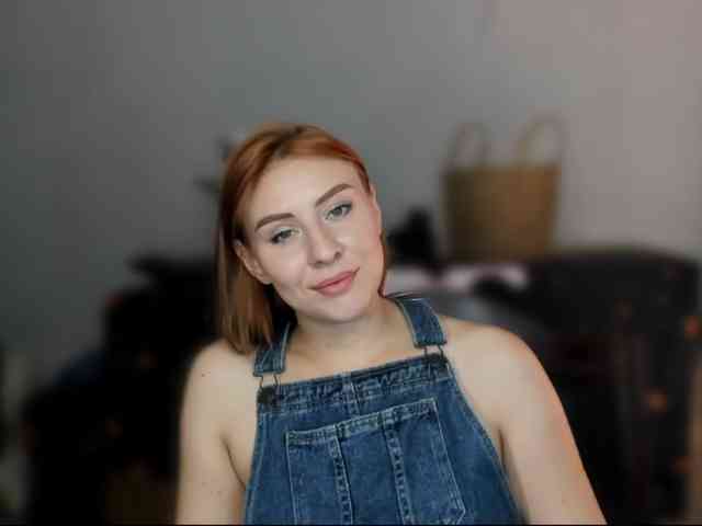 RedheadDevil webcam