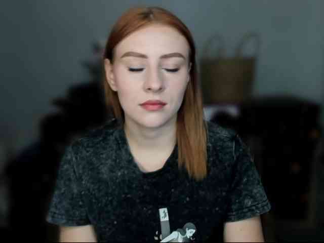 RedheadDevil webcam