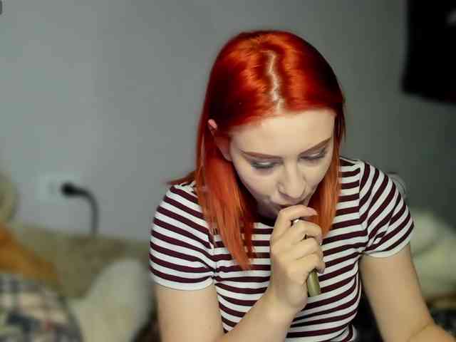 RedheadDevil webcam