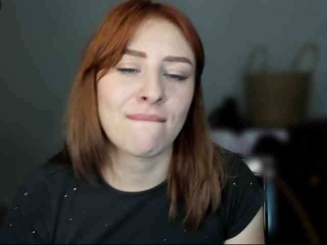 RedheadDevil webcam