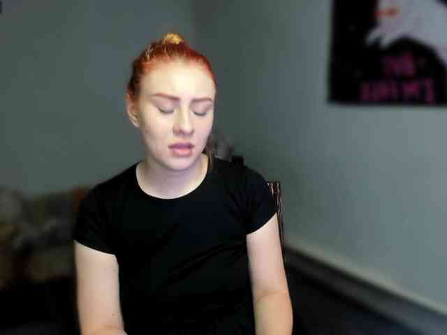 RedheadDevil webcam