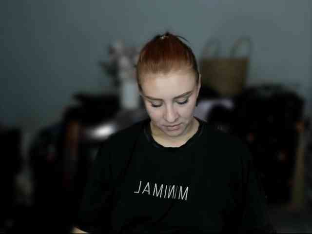 RedheadDevil webcam
