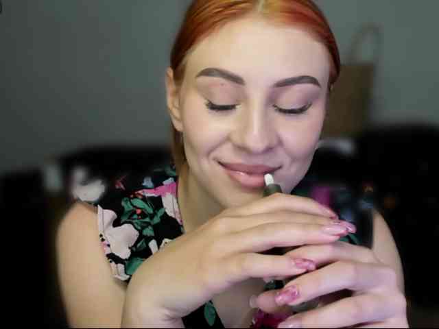 RedheadDevil webcam