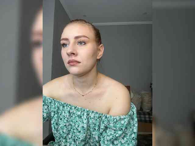 RedheadDevil webcam