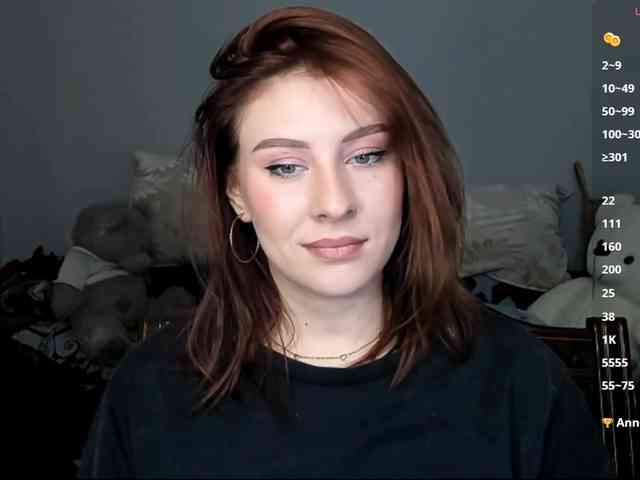 RedheadDevil webcam