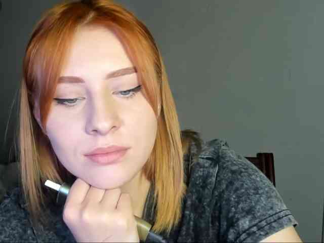RedheadDevil webcam
