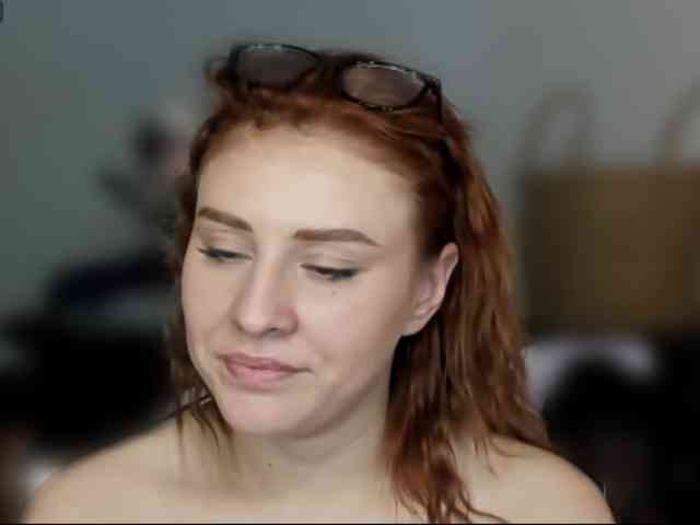 RedheadDevil webcam