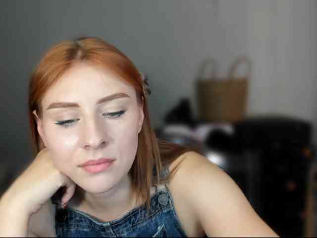 RedheadDevil webcam