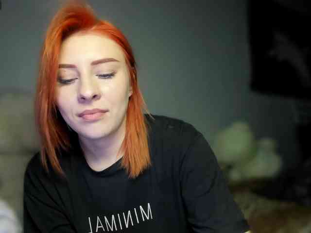 RedheadDevil webcam