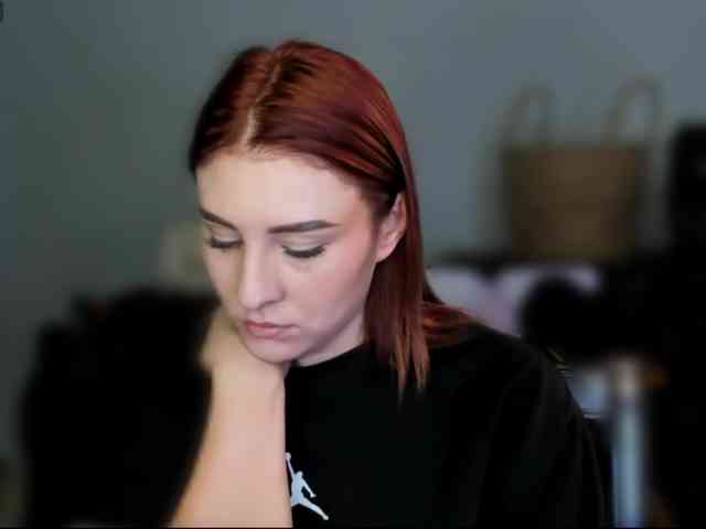RedheadDevil webcam