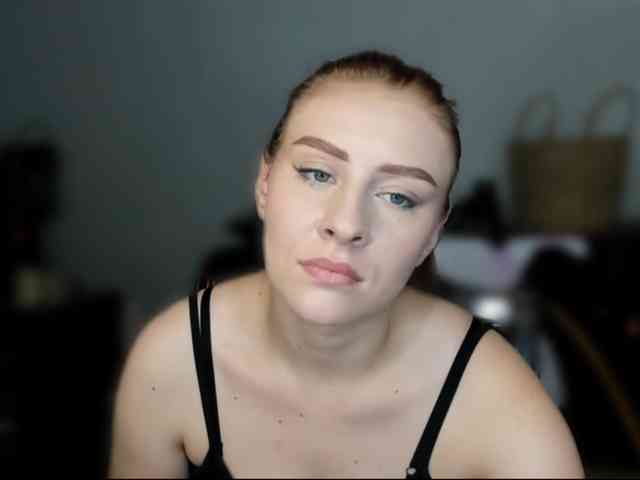 RedheadDevil webcam