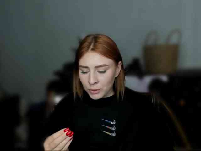 RedheadDevil webcam