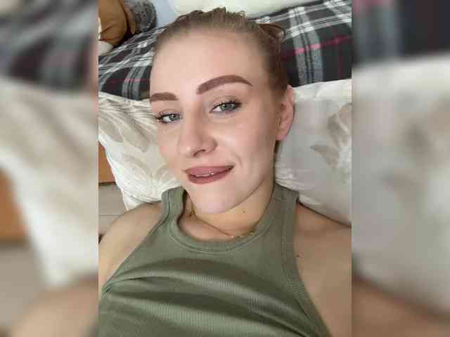RedheadDevil webcam