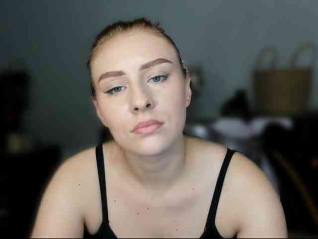 RedheadDevil webcam