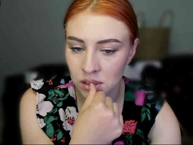 RedheadDevil webcam