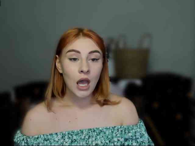 RedheadDevil webcam