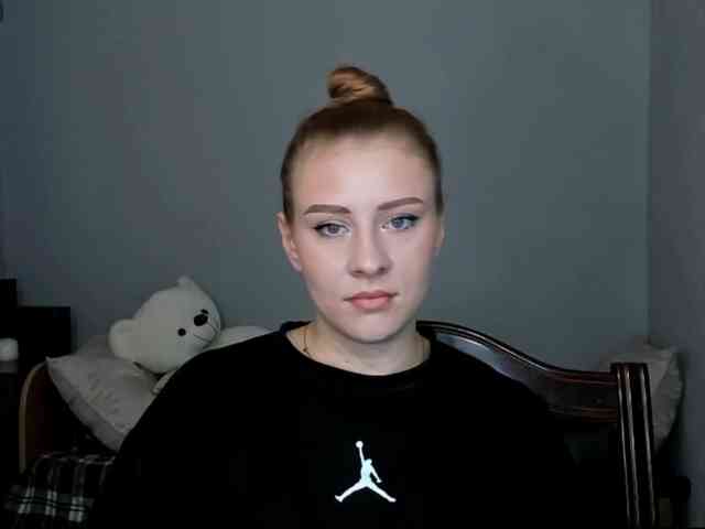 RedheadDevil webcam
