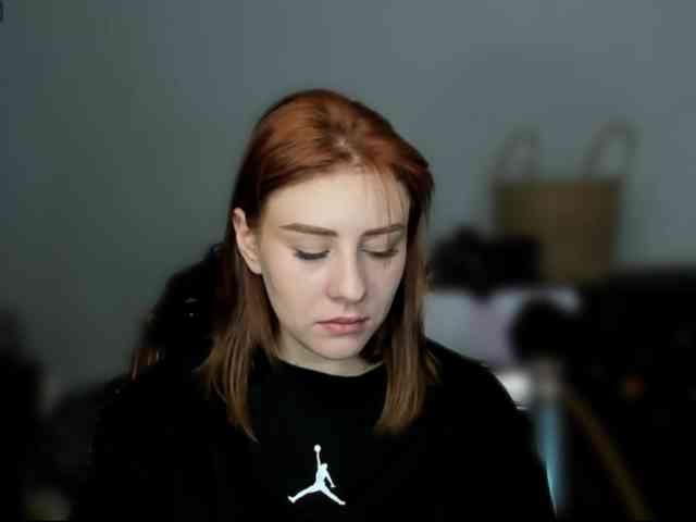 RedheadDevil webcam
