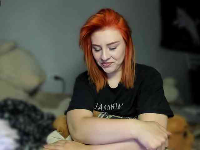RedheadDevil webcam