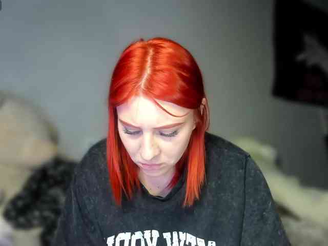 RedheadDevil webcam