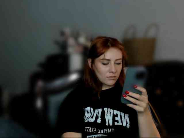 RedheadDevil webcam