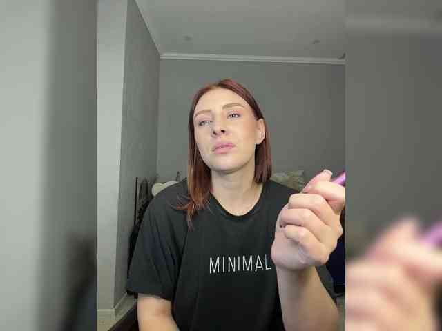 RedheadDevil webcam