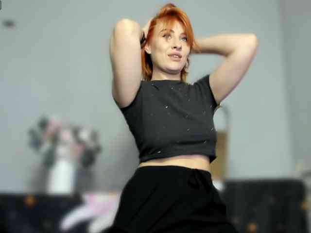 RedheadDevil webcam