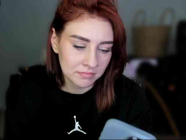 RedheadDevil webcam