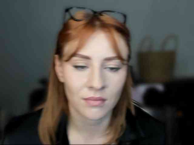 RedheadDevil webcam