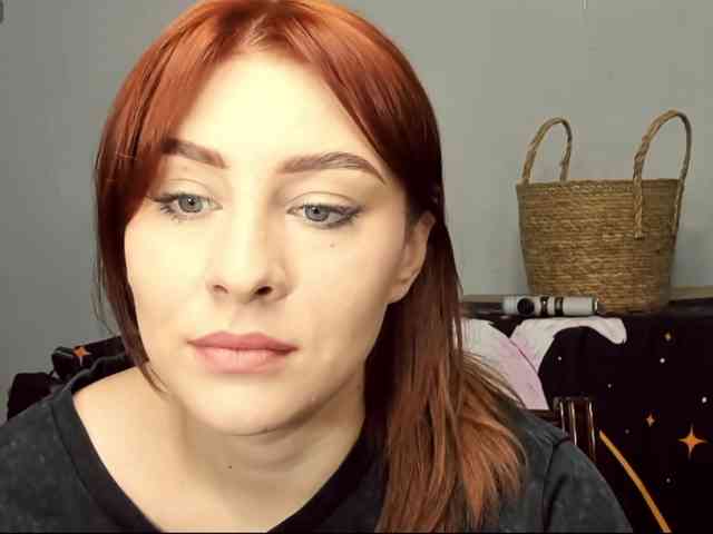RedheadDevil webcam