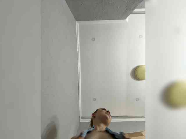 RedheadDevil webcam