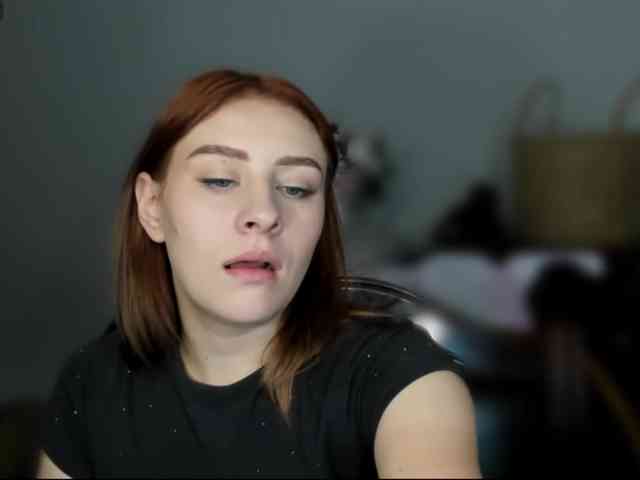 RedheadDevil webcam