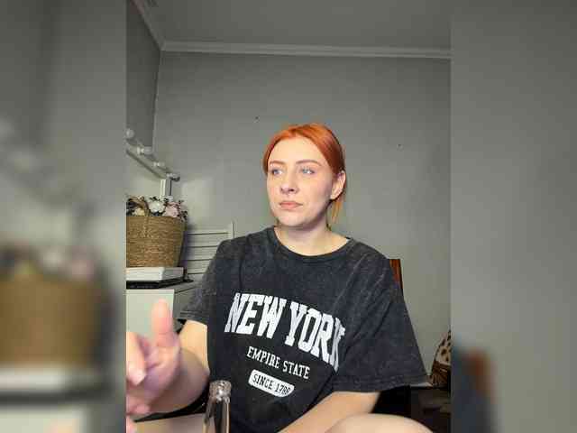 RedheadDevil webcam