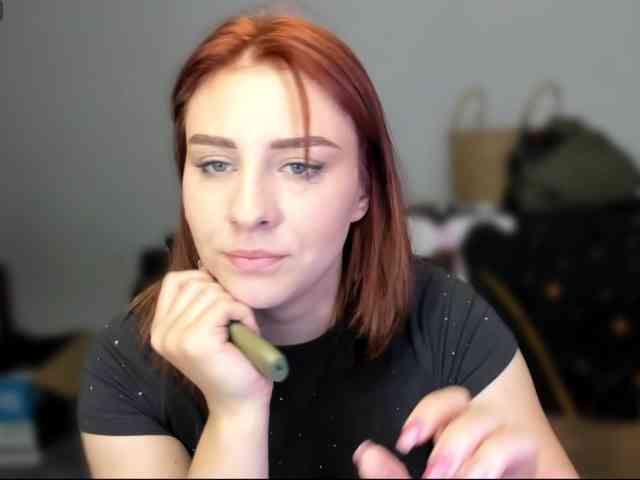 RedheadDevil webcam