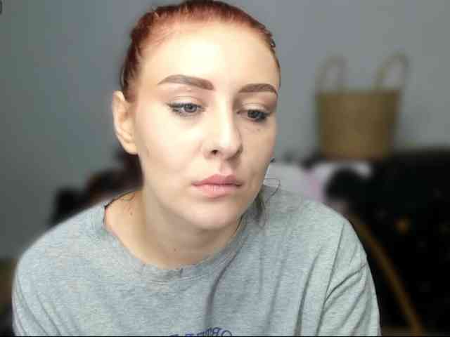 RedheadDevil webcam