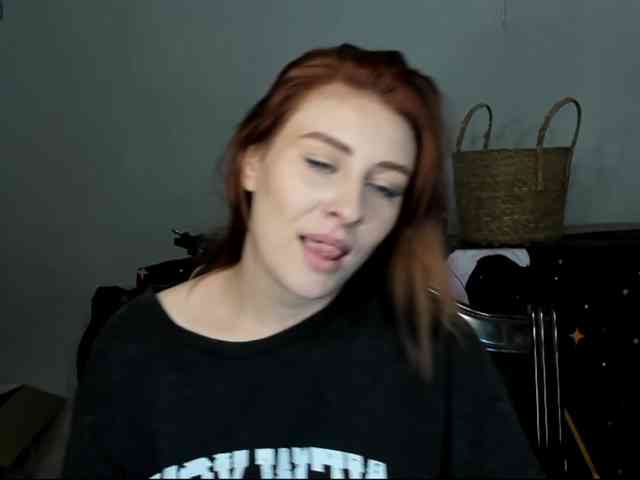 RedheadDevil webcam