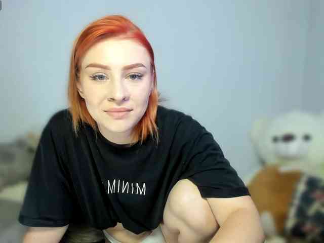 RedheadDevil webcam