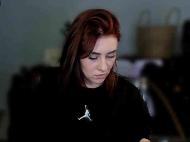 RedheadDevil webcam
