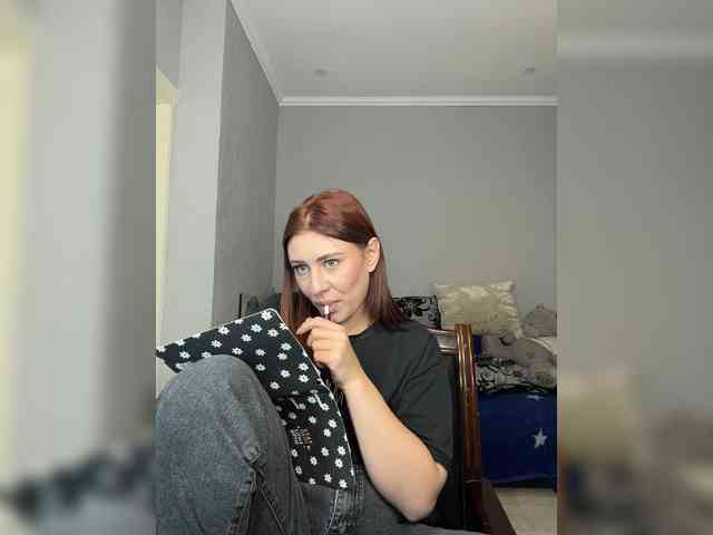 RedheadDevil webcam