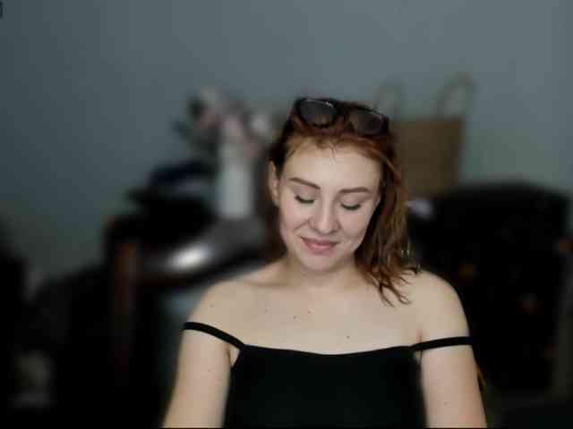 RedheadDevil webcam