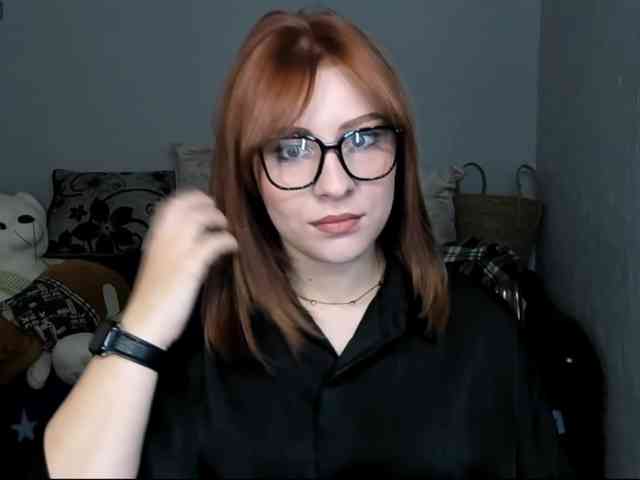 RedheadDevil webcam