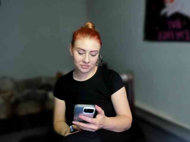 RedheadDevil webcam