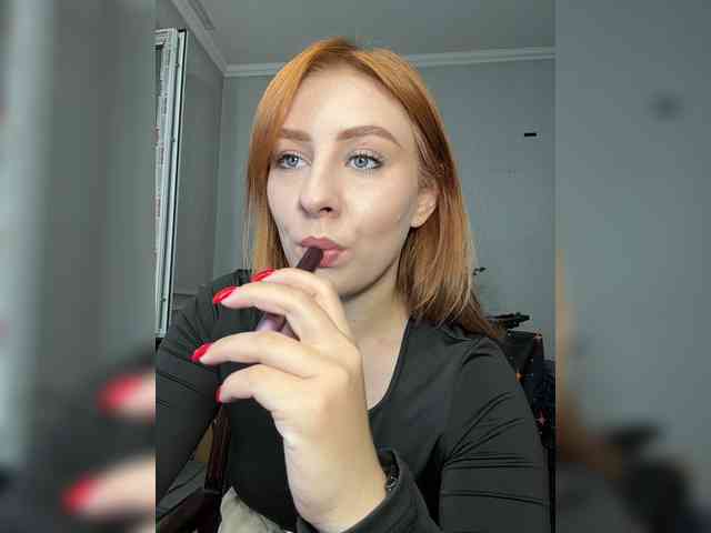 RedheadDevil webcam