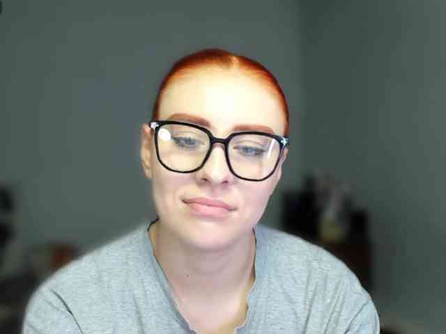 RedheadDevil webcam