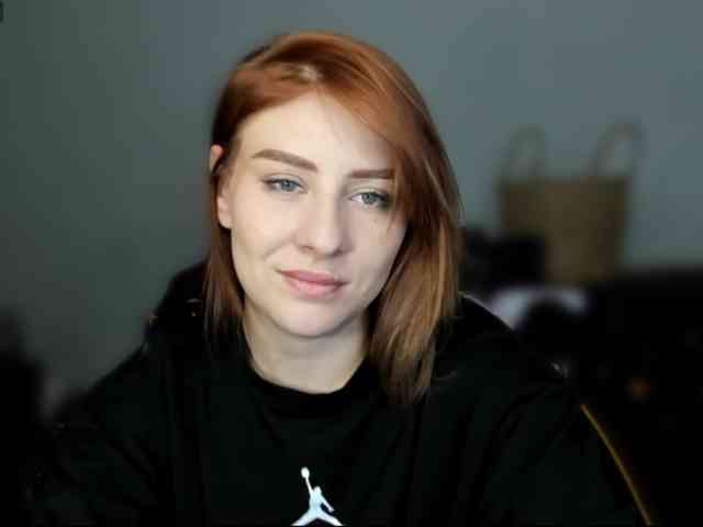 RedheadDevil webcam