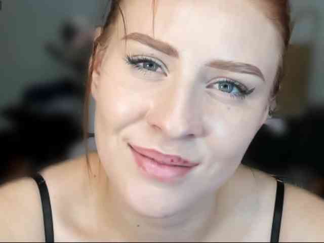 RedheadDevil webcam