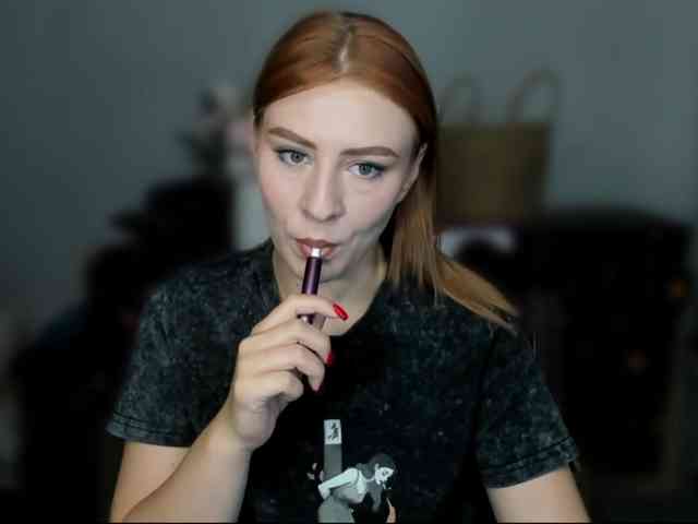 RedheadDevil webcam