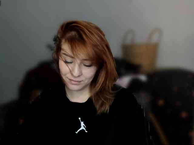 RedheadDevil webcam