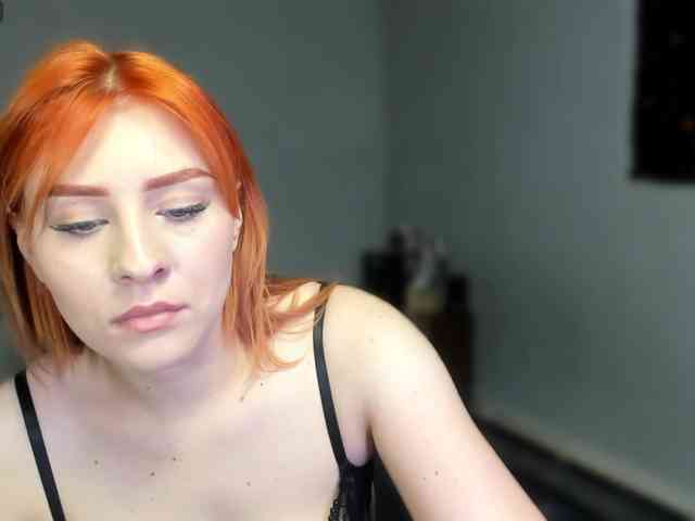 RedheadDevil webcam