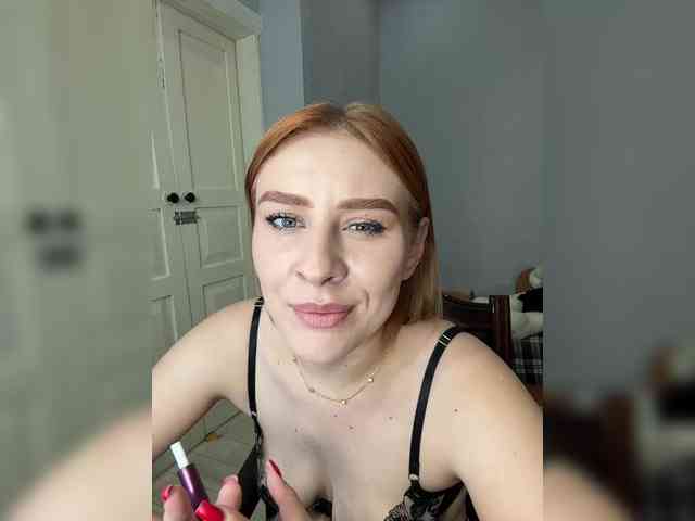 RedheadDevil webcam